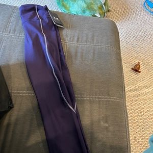 Brand New with tags Purple Under Armour Heat gear Compression Leggings/Tights XS